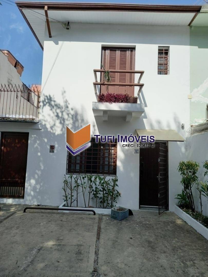 Casa à venda e aluguel com 5 quartos, 140m² - Foto 1