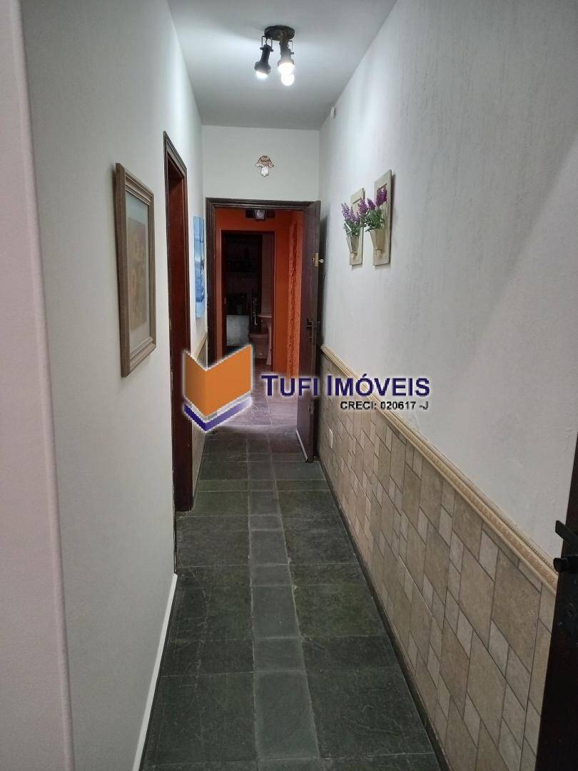 Casa à venda e aluguel com 5 quartos, 140m² - Foto 4
