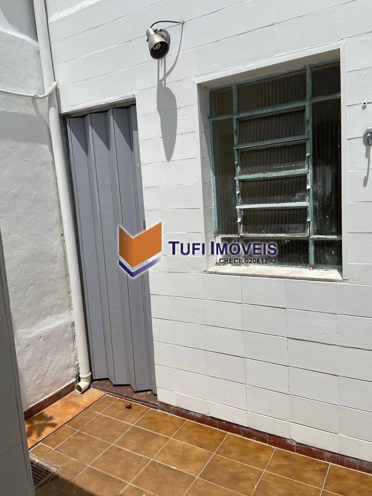 Casa à venda com 2 quartos, 70m² - Foto 11