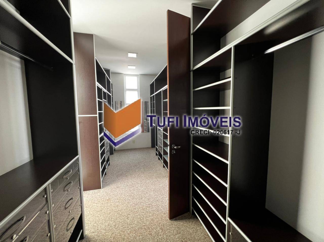 Casa para alugar com 3 quartos, 850m² - Foto 15