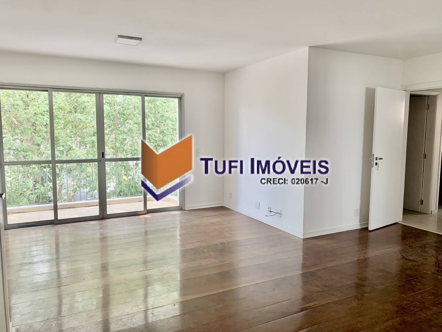 Apartamento à venda com 3 quartos, 135m² - Foto 1