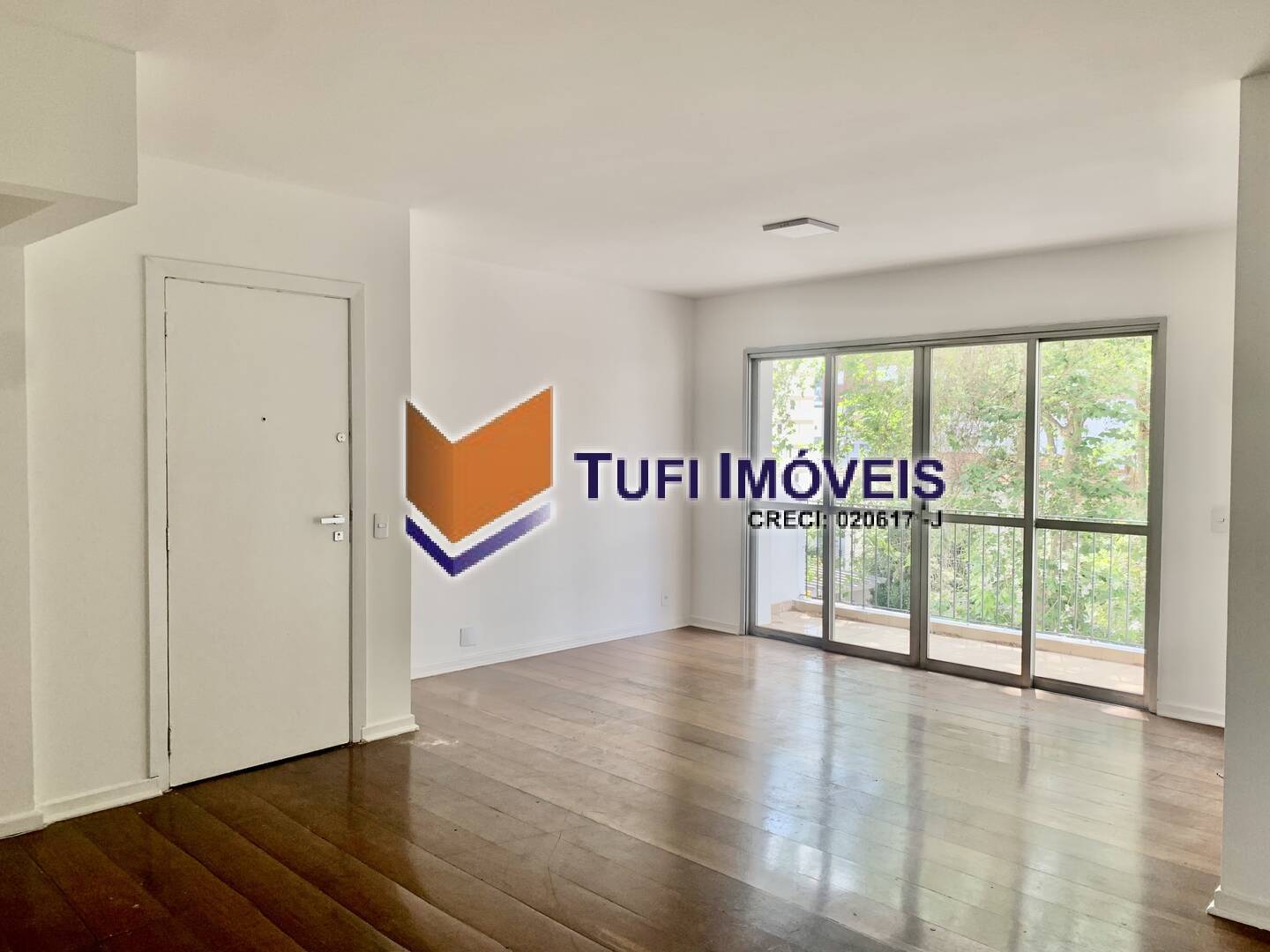 Apartamento à venda com 3 quartos, 135m² - Foto 2