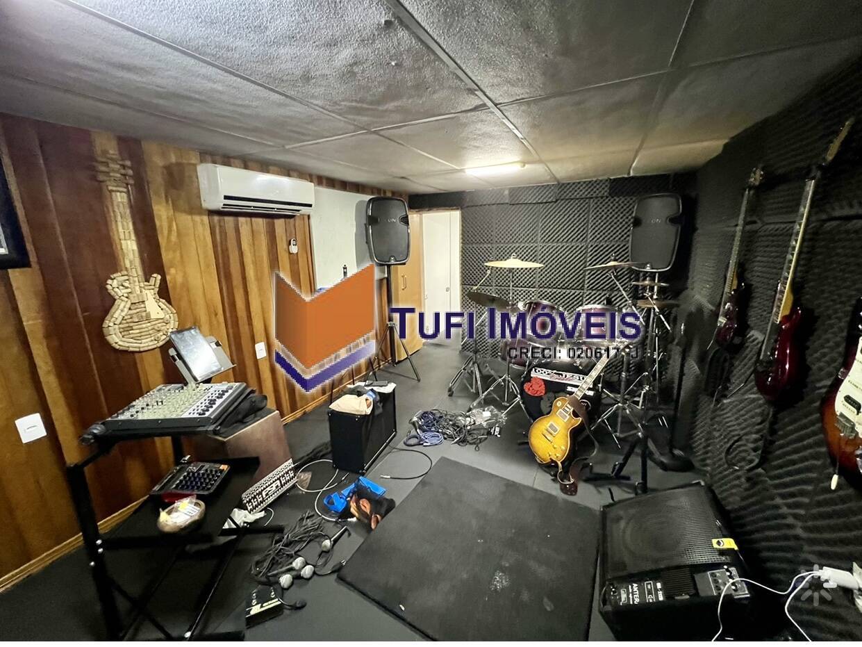 Sobrado à venda com 3 quartos, 300m² - Foto 34