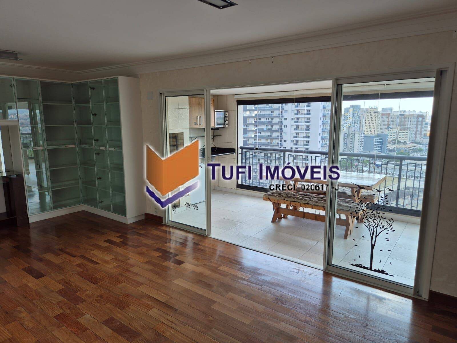 Apartamento à venda com 3 quartos, 160m² - Foto 2