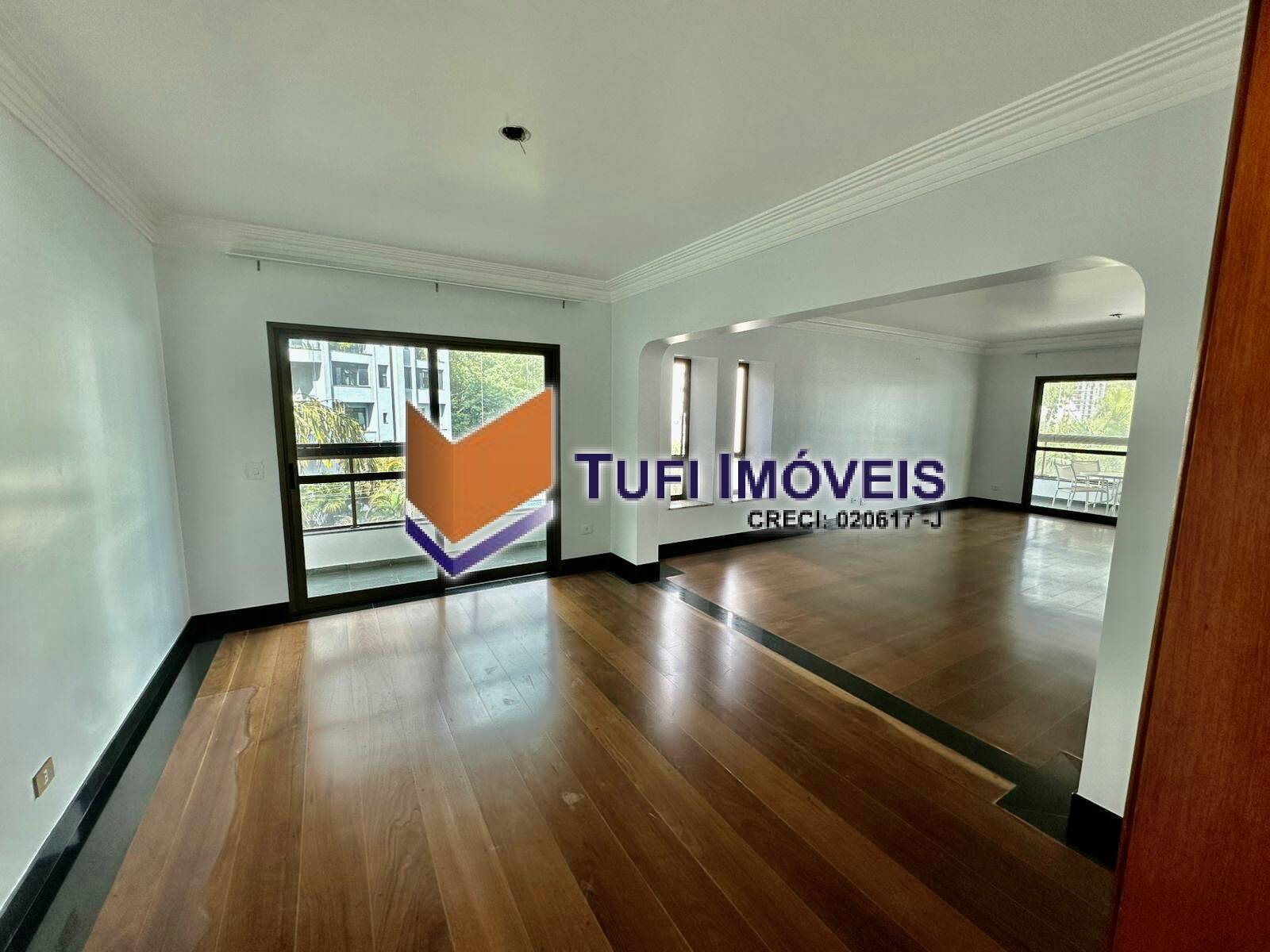 Apartamento, 3 quartos, 240 m² - Foto 1