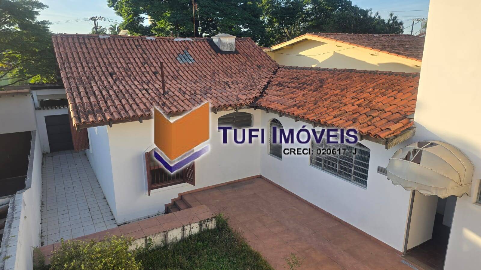 Casa à venda com 3 quartos, 208m² - Foto 1