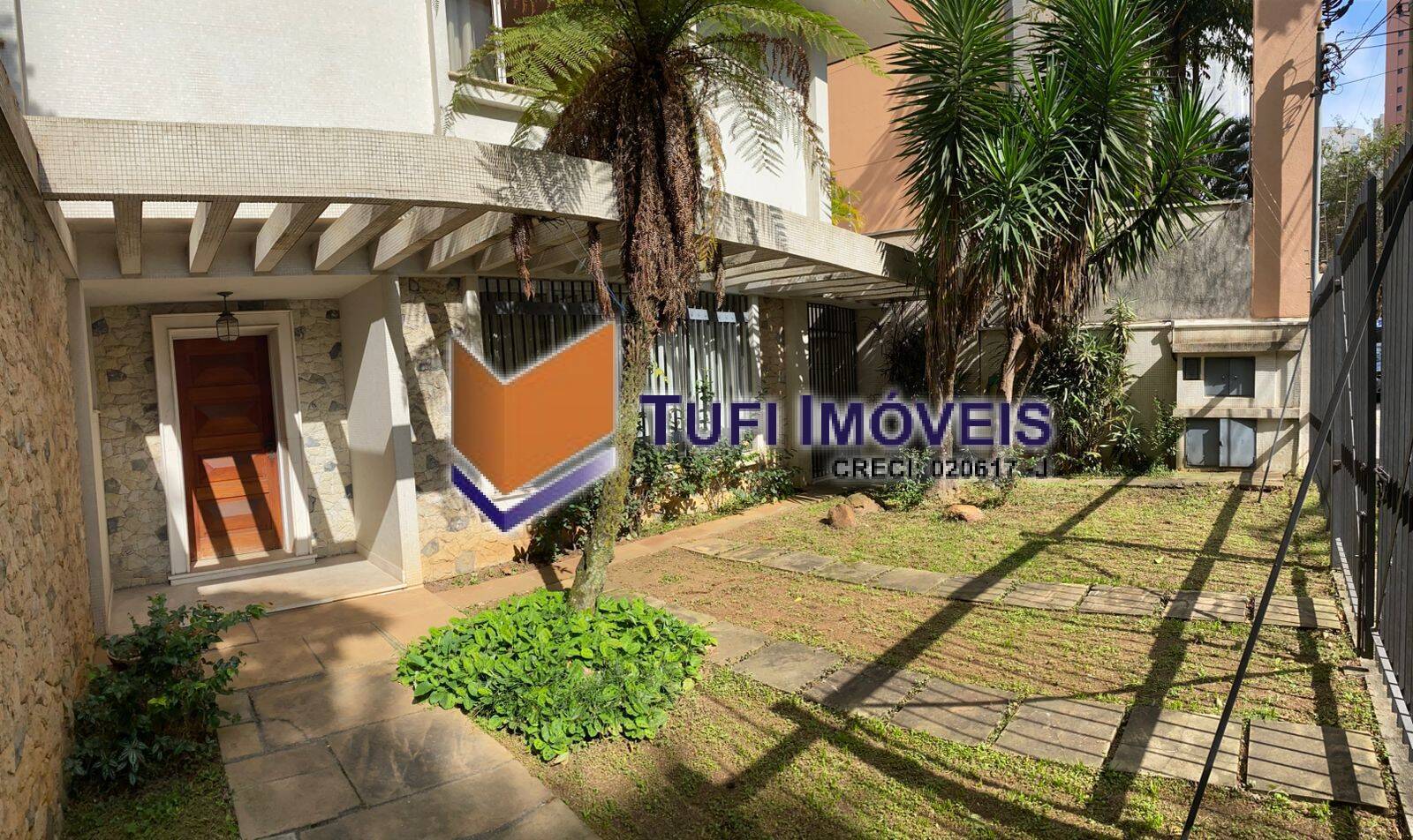 Casa à venda e aluguel com 3 quartos, 400m² - Foto 1