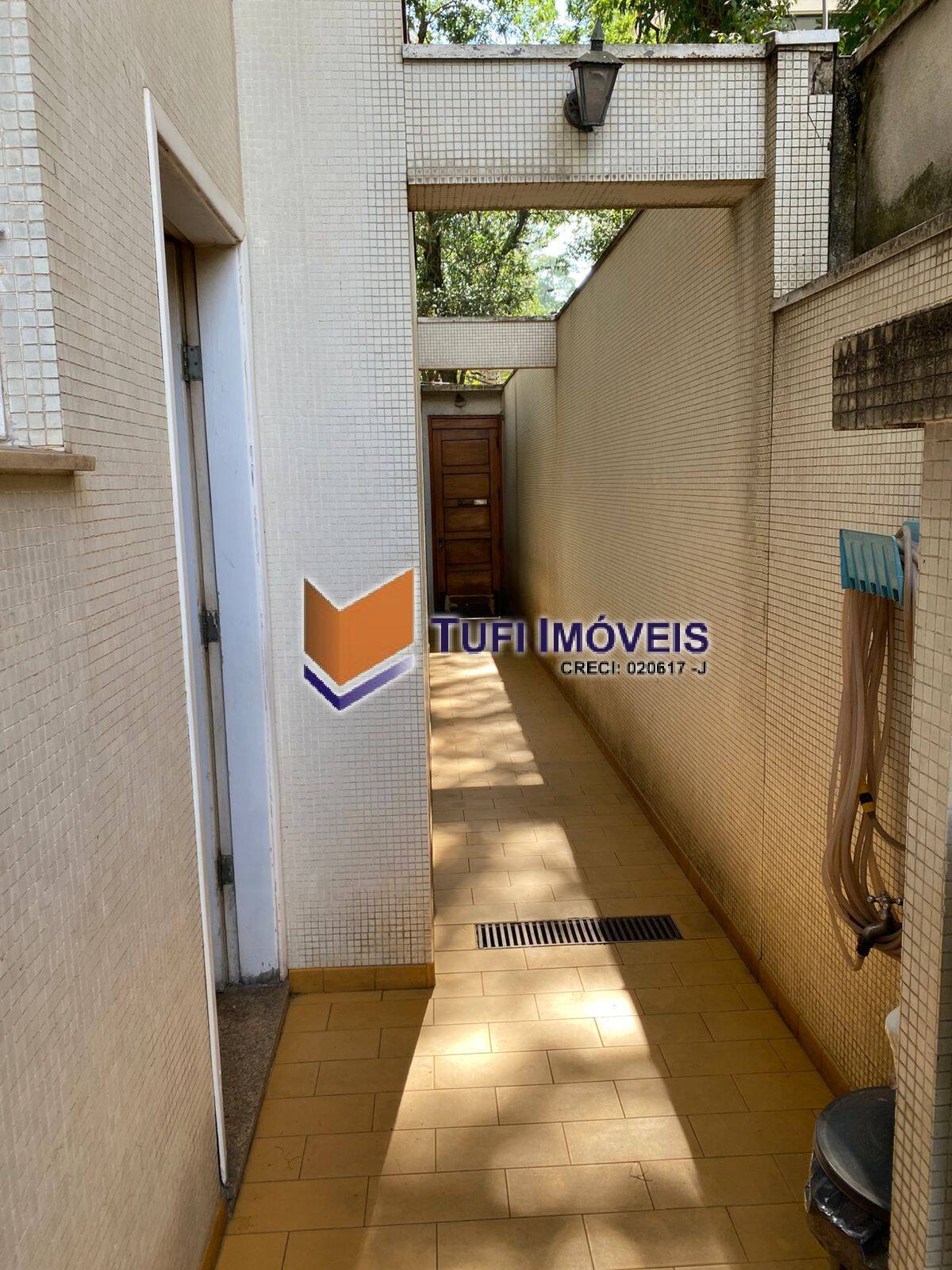 Casa à venda e aluguel com 3 quartos, 400m² - Foto 48