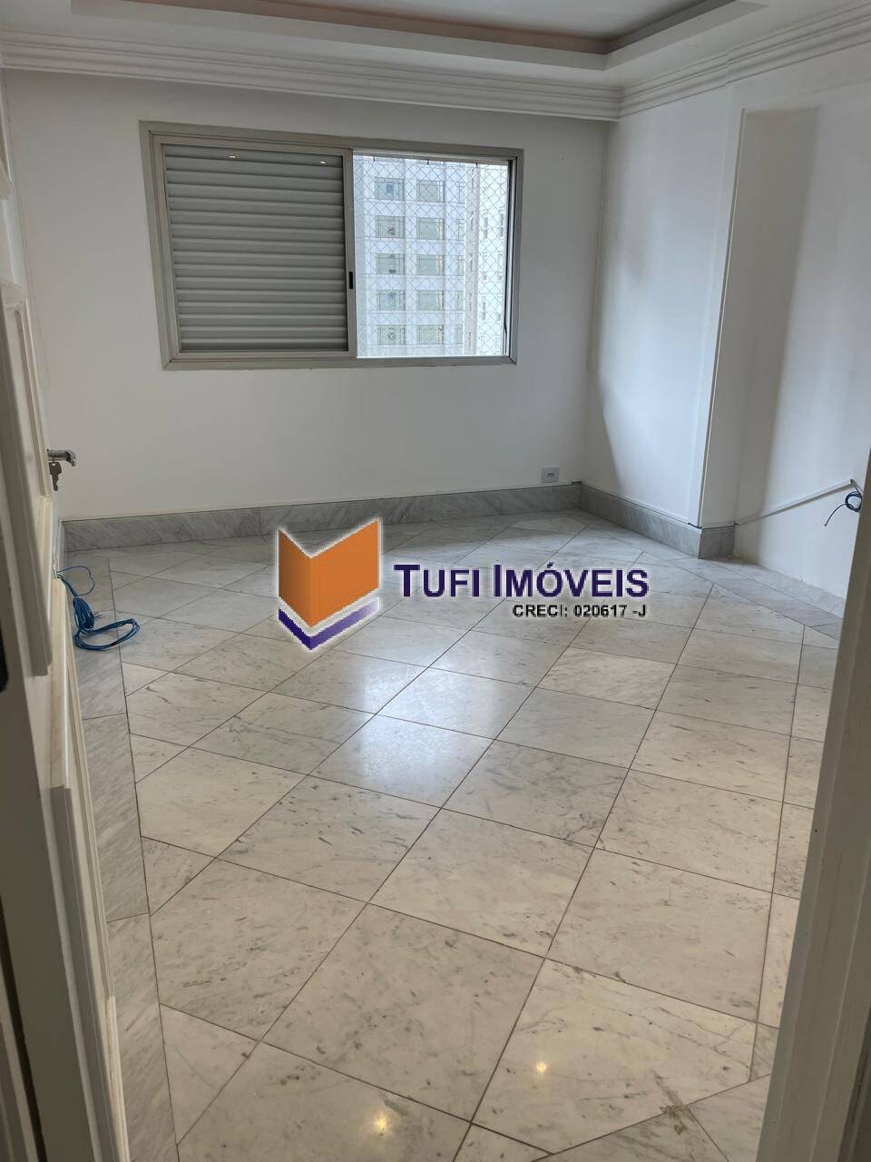 Apartamento para alugar com 3 quartos, 200m² - Foto 17