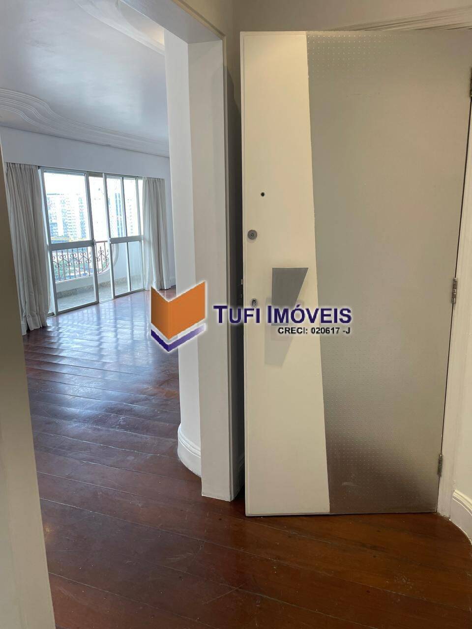 Apartamento para alugar com 3 quartos, 200m² - Foto 3