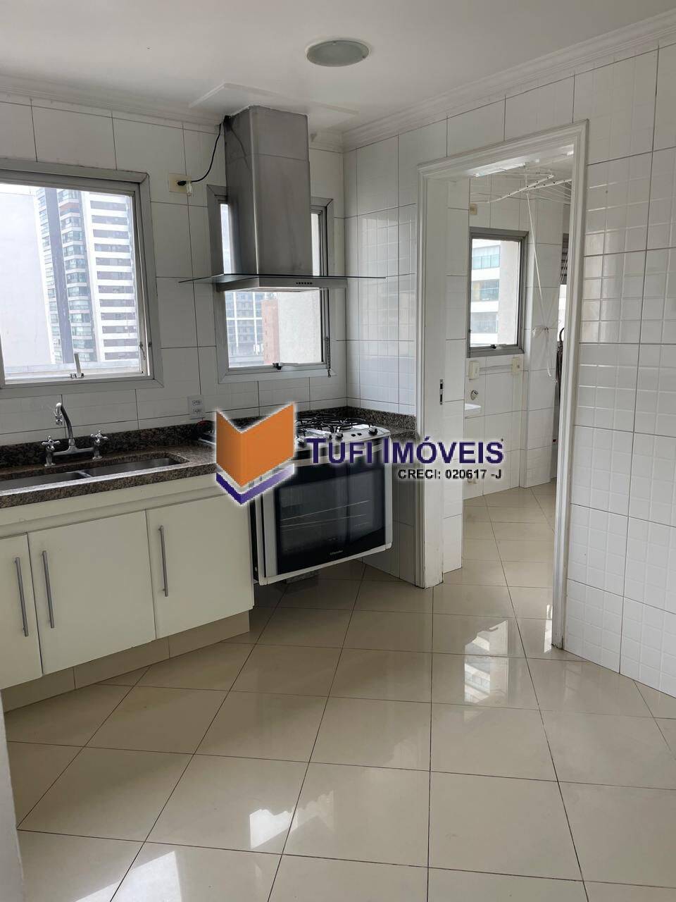 Apartamento para alugar com 3 quartos, 200m² - Foto 7