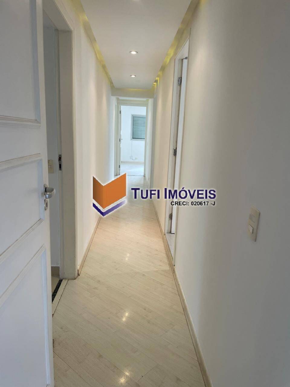 Apartamento para alugar com 3 quartos, 200m² - Foto 12