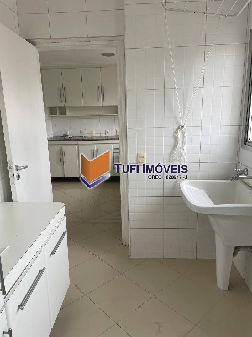 Apartamento para alugar com 3 quartos, 200m² - Foto 11