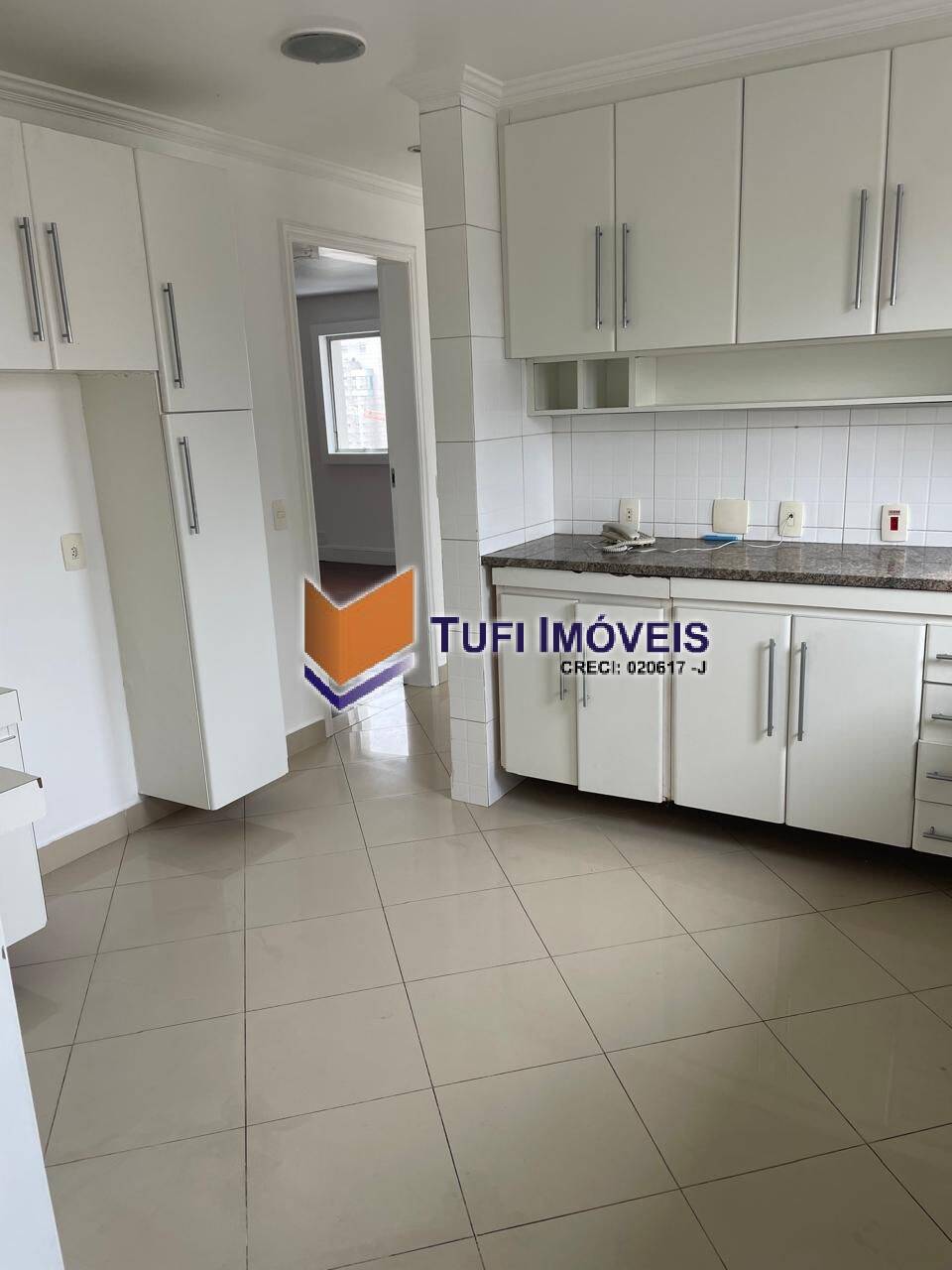 Apartamento para alugar com 3 quartos, 200m² - Foto 9