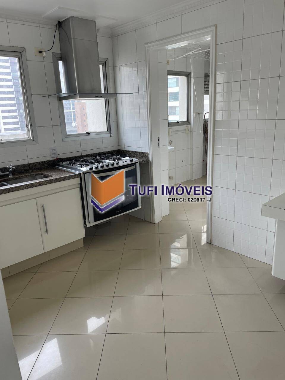 Apartamento para alugar com 3 quartos, 200m² - Foto 8
