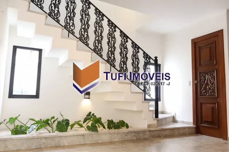 Casa à venda e aluguel com 5 quartos, 450m² - Foto 4