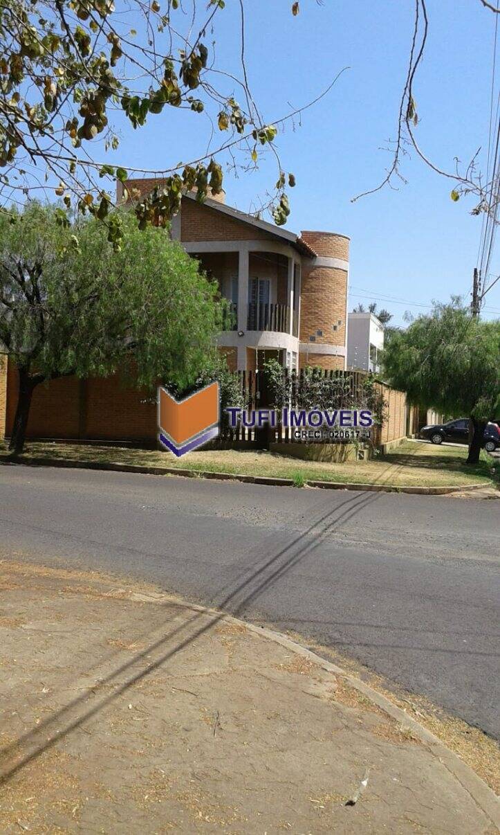 Casa à venda com 4 quartos, 250m² - Foto 2