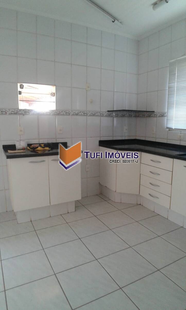 Casa à venda com 4 quartos, 250m² - Foto 11